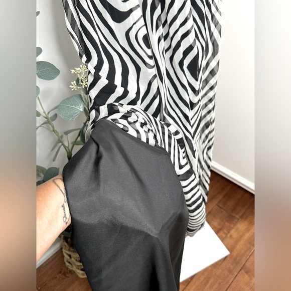 White House Black Market Strapless Lined Maxi Dress Size 2 - Picture 4 of 11